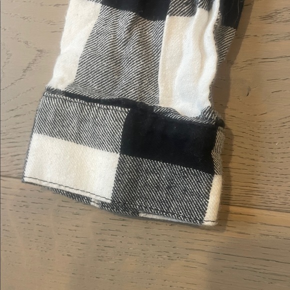 H&M Monochrome Plaid Shirt - Picture 3 of 6